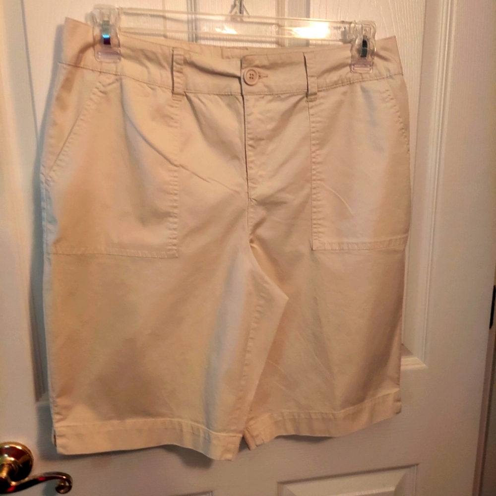 St. John's Bay Women's Tan Shorts